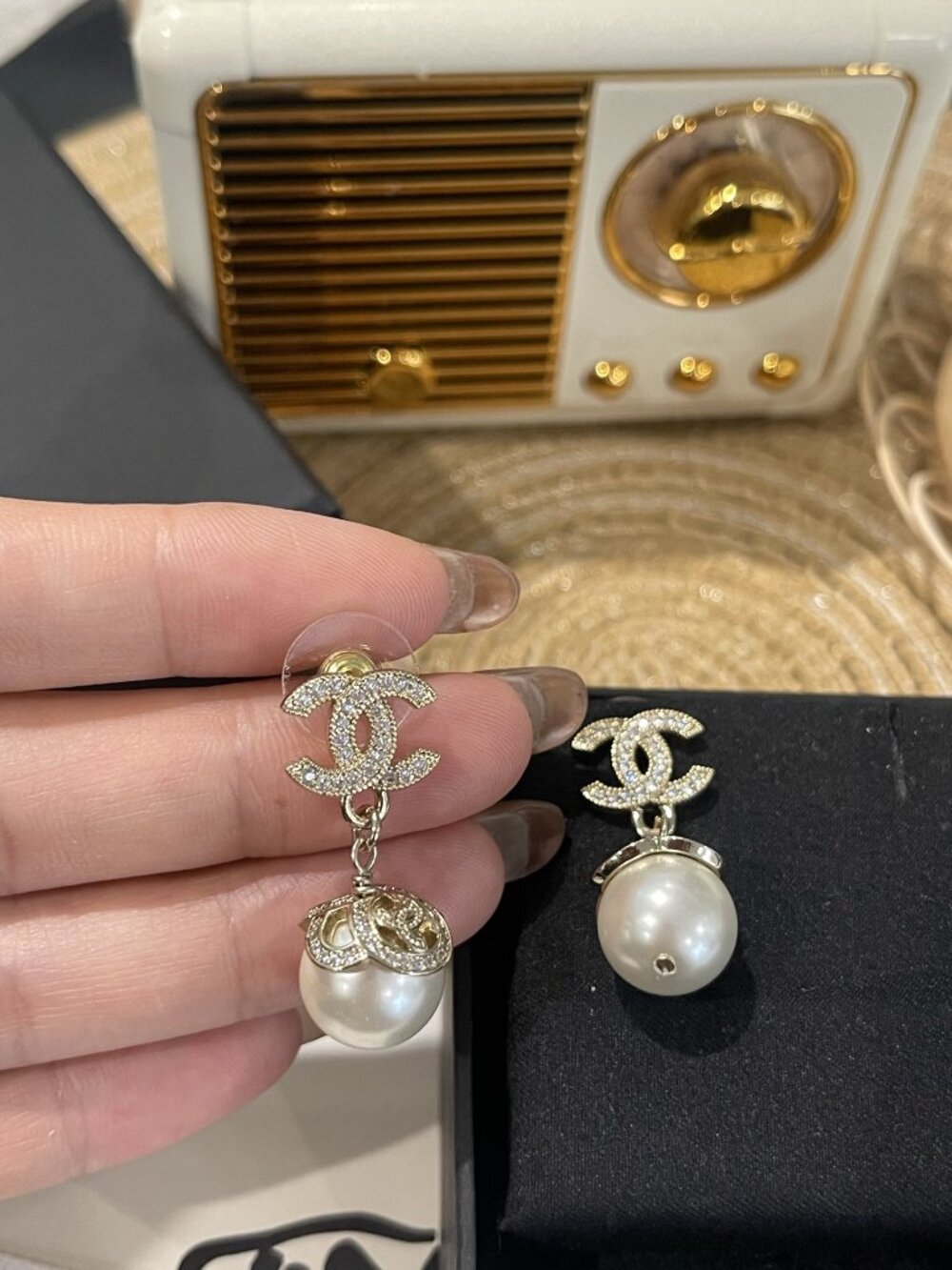 Chanel earrings - Picture 3 of 4